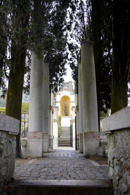 Parco di Pinocchio sculptures pathway